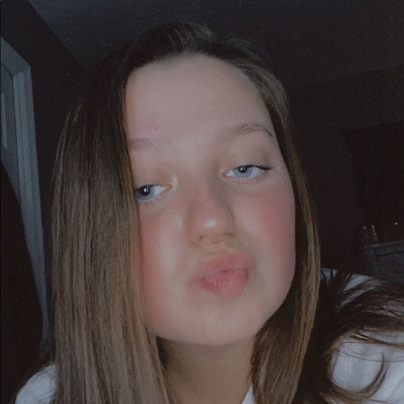 Meet your Posher, Ashlyn - Picture 1 of 1